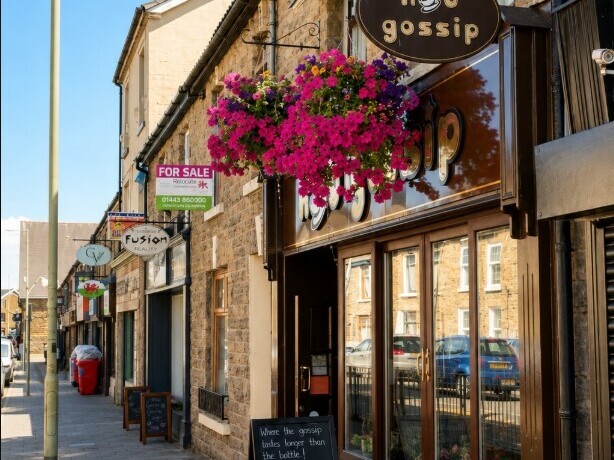 Hot Gossip in Treorchy Hot Gossip in Treorchy